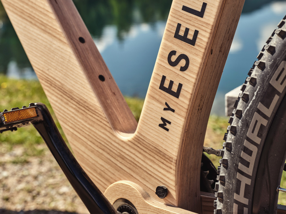 E-Cross PRO_Mood_1012.jpg